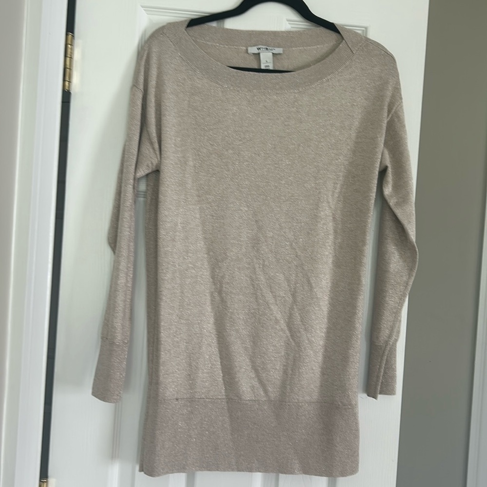 Beige/ gold top